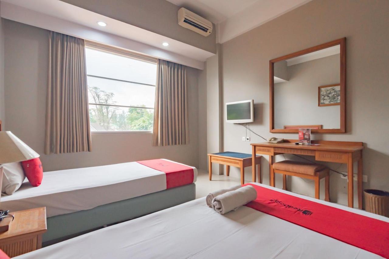เรดดอร์ซ ใกล้สถาบันเทคโนโลยีบันดุง 2 Hotel ภายนอก รูปภาพ