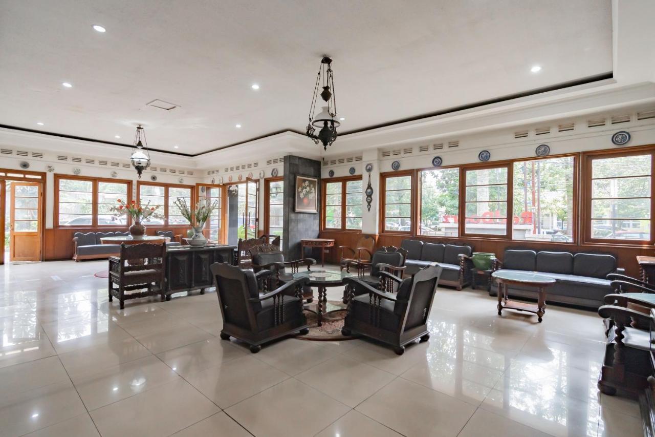 เรดดอร์ซ ใกล้สถาบันเทคโนโลยีบันดุง 2 Hotel ภายนอก รูปภาพ