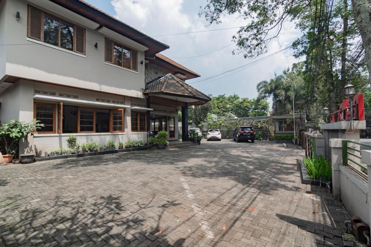 เรดดอร์ซ ใกล้สถาบันเทคโนโลยีบันดุง 2 Hotel ภายนอก รูปภาพ