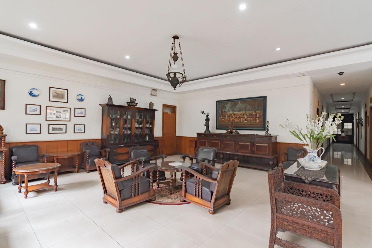 เรดดอร์ซ ใกล้สถาบันเทคโนโลยีบันดุง 2 Hotel ภายนอก รูปภาพ