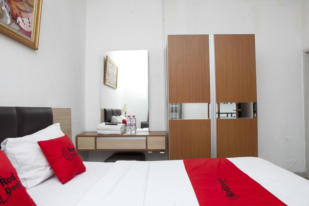 เรดดอร์ซ ใกล้สถาบันเทคโนโลยีบันดุง 2 Hotel ภายนอก รูปภาพ
