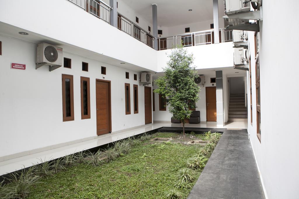 เรดดอร์ซ ใกล้สถาบันเทคโนโลยีบันดุง 2 Hotel ภายนอก รูปภาพ