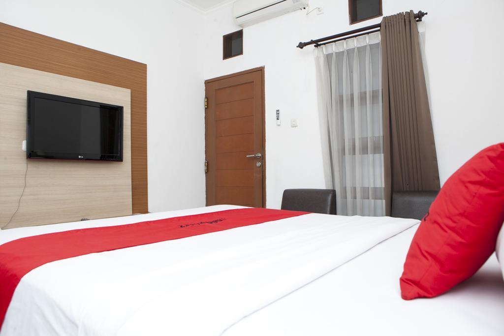 เรดดอร์ซ ใกล้สถาบันเทคโนโลยีบันดุง 2 Hotel ภายนอก รูปภาพ