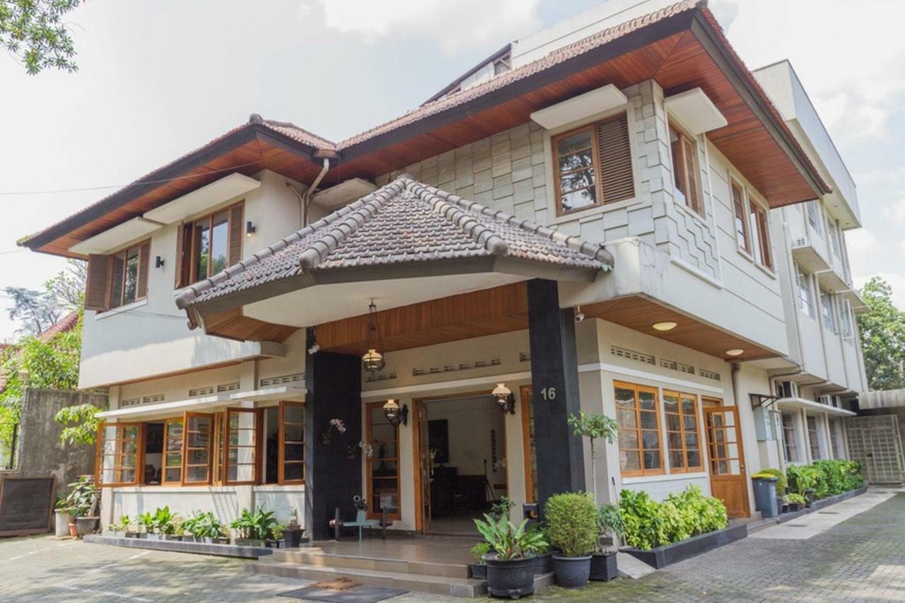 เรดดอร์ซ ใกล้สถาบันเทคโนโลยีบันดุง 2 Hotel ภายนอก รูปภาพ